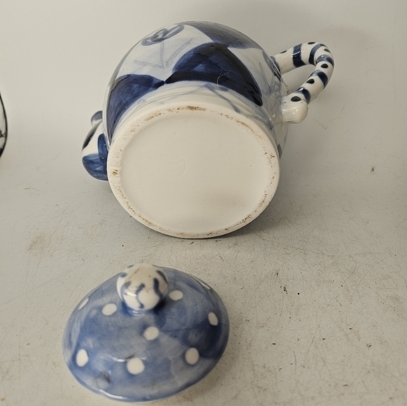 Anthropologie vintage blue and white Asian teapot - Picture 3 of 4